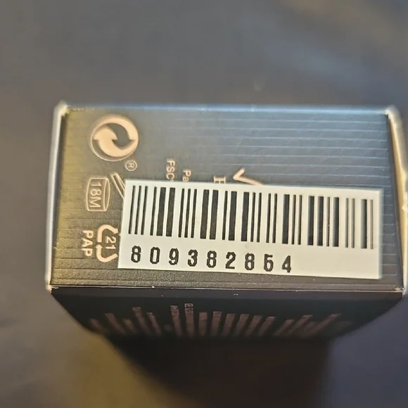 LIP GLOSS. Gucci Éclat De Beauté Multi-Use Gel Gloss - Tan - Picture 7 of 9